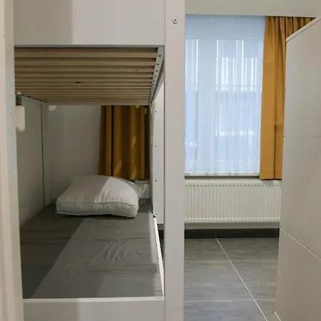 Modern Gelijkvloers Gezinsappartement Apartment