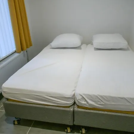 Modern Gelijkvloers Gezinsappartement Apartment